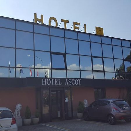 Hotel Ascot Binasco Exteriér fotografie