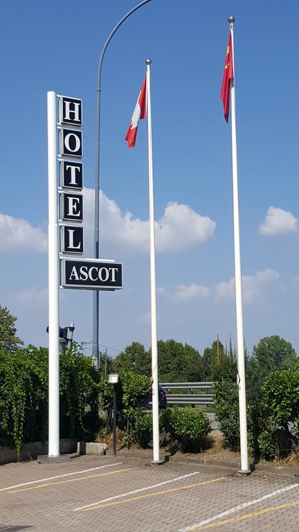Hotel Ascot Binasco Exteriér fotografie